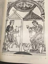 Fashion - From Ancient Egypt to the Present Day