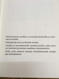 Tunnustus - Prahan oikeudenkäynnin puristuksessa
