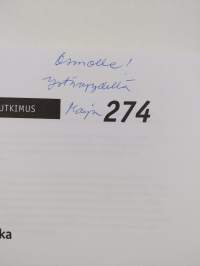 Loputon matka - vietnamilaisten ja somalialaisten kertomuksia pakolaisuudesta (tekijän omiste, signeerattu)