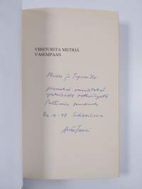 Viisitoista metriä vasempaan : erään myyntimiehen tarina (signeerattu, tekijän omiste)