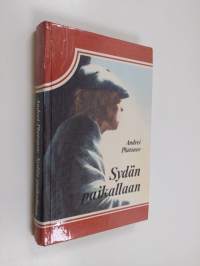 Sydän paikallaan : novelleja ja kertomuksia