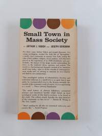 Small town in mass society