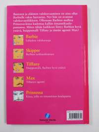 Barbie valokuvaajana