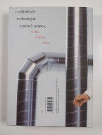 Naisena ihmiskunnan asialla (signeerattu, tekijän omiste)