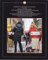Apu vuosikirja 2004. Vuoden tärkeimmät kuvareportaasit samassa niteessä. Katso sisällysluettelo!