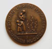 Kansanapu 1942 - 1946  mitali 54 mm/ Sodan uhrien hyväksi Suomen Huolto (  Oskari Jauhiainen ) ,   taidemitali