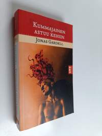 Kummajainen astuu kehiin