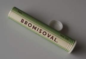 Bromisoval  tyhjä käyttämätön lääkepakkaus  pahvia  90x15  mm