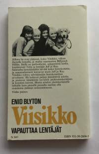 Viisikko vapauttaa lentäjät