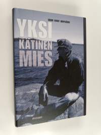 Yksikätinen mies (signeerattu)