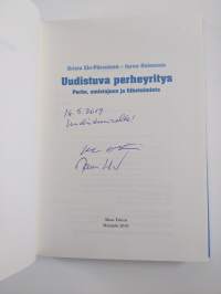 Uudistuva perheyritys : perhe, omistajuus ja liiketoiminta (signeerattu)