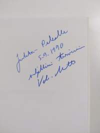 Opetusministeriön historia 5 : Jälleenrakennuksen ja kasvun kulttuuripolitiikkaa 1945-1965 (signeerattu, tekijän omiste)
