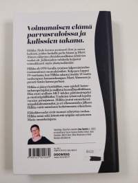 Hilkka Ahde : sinisilmäinen optimisti - Sinisilmäinen optimisti