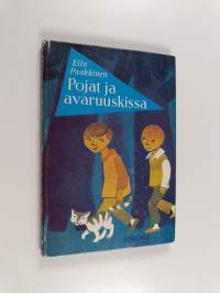 Pojat ja avaruuskissa : satuseikkailu