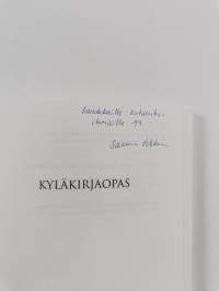 Kyläkirjaopas (signeerattu)