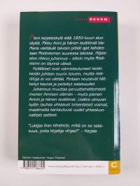 Kylä järvien sylissä : romaani