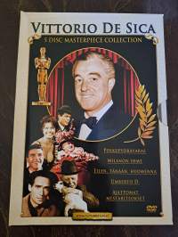 Vittorio De Sica 5 DVD Masterpiece Collection (1948-2001) Lähes uudenveroinen, DVD:t ovat muoveissa pahvikotelon sisällä