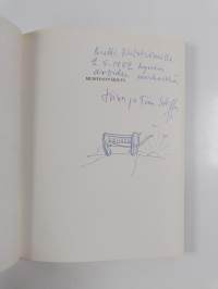 Muisto Syväriltä : sota-ajan puhdetyöt = Finnish trench art (signeerattu, tekijän omiste)