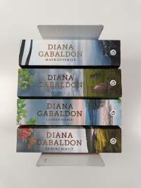 Diana Gabaldon -paketti (4 kirjaa) : Syysrummut ; Luiden kaiku ; Tuliristi ; Matkantekijä