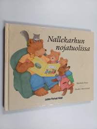Nallekarhun nojatuolissa