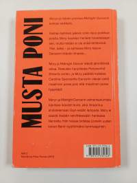 Musta poni - vapaa kuin tuuli
