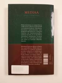 Mediaa käsittämässä