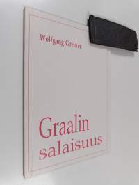 Graalin salaisuus : egyptiläinen tähtiviisaus - Saisin nuorukainen, Amfortasin haava, sibyllojen olemus