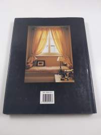 The complete curtain book : a comprehensive guide to styles and projects, techniques and fabrics