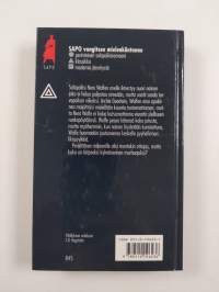 Nero Wolfe pesee kätensä