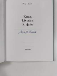 Kuun kivinen kirjain (signeerattu)