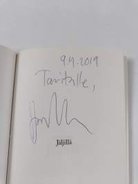 Jäljillä (signeerattu, tekijän omiste)