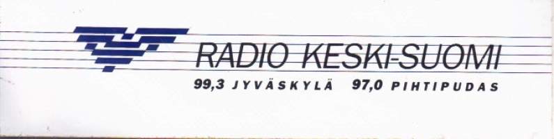 Radio Keski-Suomi -tarra.  12x3  cm.99.3 Jyväskylä ja 97.0 Pihtipudas
