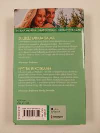 Suutele minua salaa
