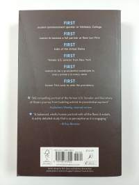 Hillary - A Biography of Hillary Rodham Clinton