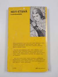 Neiti Etsivä kummitussillalla
