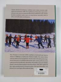 Lapsuuden laulut : kertomus kyläkoululta