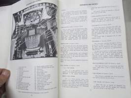 International 454, 474, 475, 574, 674 tractors - 2400 &amp; 2500 Series A Industrial tractors operator´s manual -käyttöohjekirja englanniksi