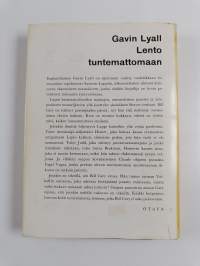 Lento tuntemattomaan : seikkailuromaani