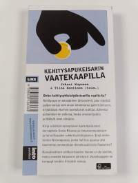 Kehitysapukeisarin vaatekaapilla