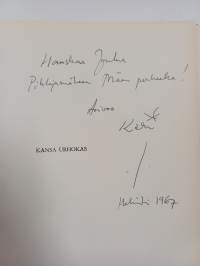 Kansa urhokas : valikoituja pilapiirroksia (signeerattu, tekijän omiste)