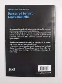 Dansen på berget : kåserier, miljöskildringar och sagor från Åland = Tanssi kalliolla : pakinoita, luontokertomuksia ja satuja Ahvenanmaalta (signeerattu, tekijän...
