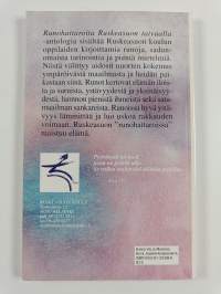 Runohattaroita Ruskeasuon taivaalla