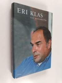 Eri estradeilla (signeerattu)
