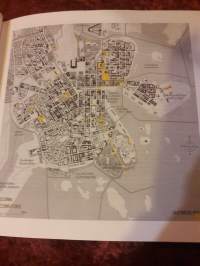 HELSINKI. Empire kupungin synty 1550- 1840. Kavelyretki / Jonathan Moorhouse. P.2003