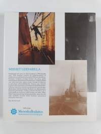 Miehet leidarilla : luotsaustoiminta Saaristomerellä 1696-1996
