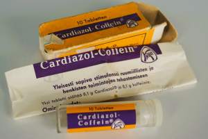 Cardiazol Coffein käytetty tyjä  lääkepakkaus  muovia ja pahvia  6x2x2 cm