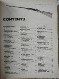 Gun Digest v. 1975, edited by John T. Amber /follett publishing company / Chicago  T-0498