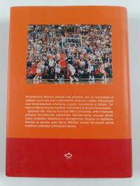 Unelmien NBA : Hanno Möttölän mukana maailman kovimpaan urheilusarjaan (signeerattu)