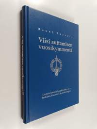 Viisi auttamisen vuosikymmentä