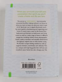Spark joy : an illustrated guide to the Japanese art of tidying - Illustrated guide to the Japanese art of tidying